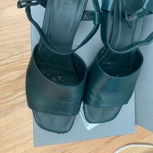 Everlane Forrest green heels size 9